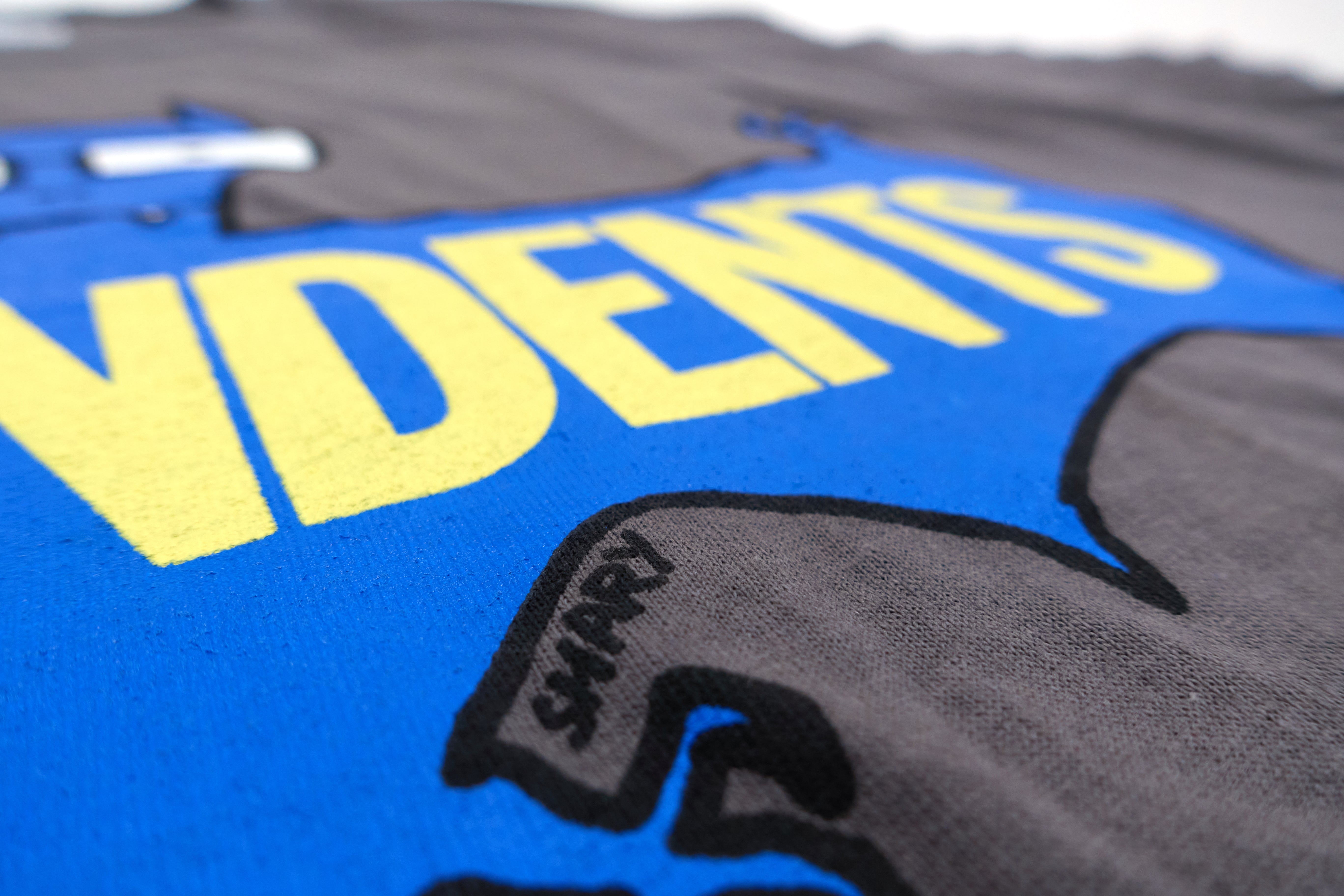 Descendents - Bat Milo Japan 2012 Tour Shirt Size Large