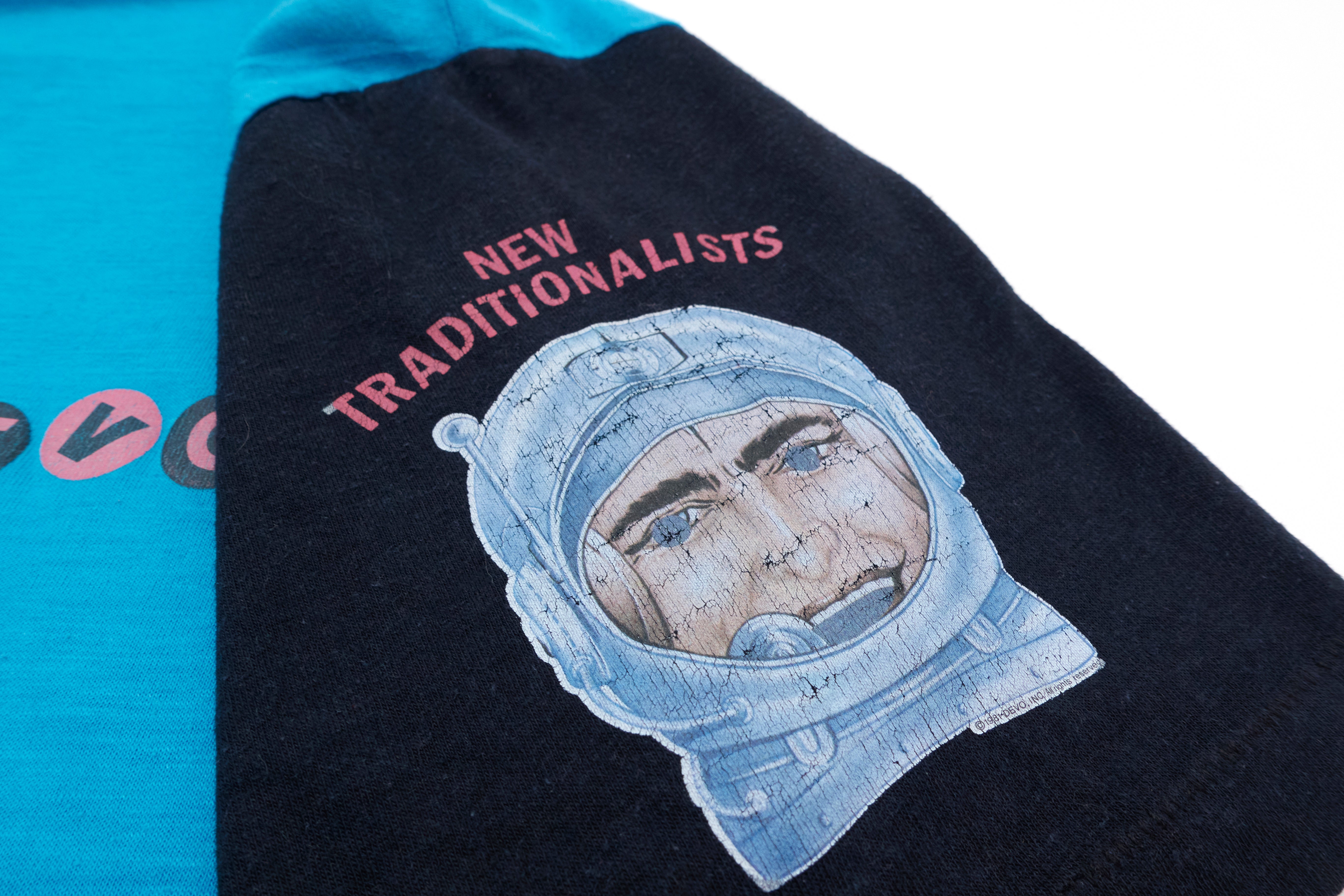 Devo – New Traditionalists 1981 Tour Shirt Size Large