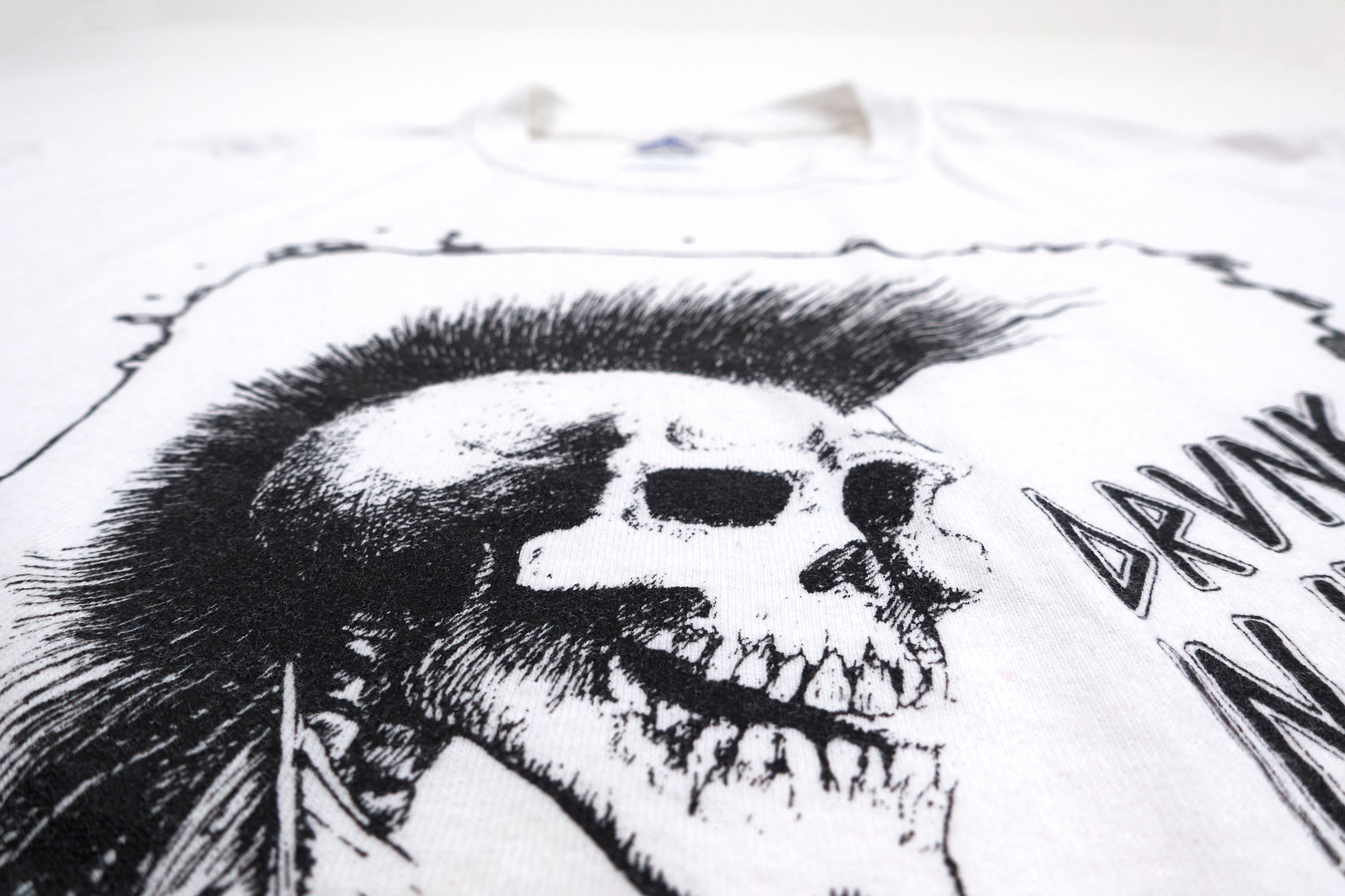 Drunk Injuns - Mowhawk Skull From North Dakota Shirt Size Medium