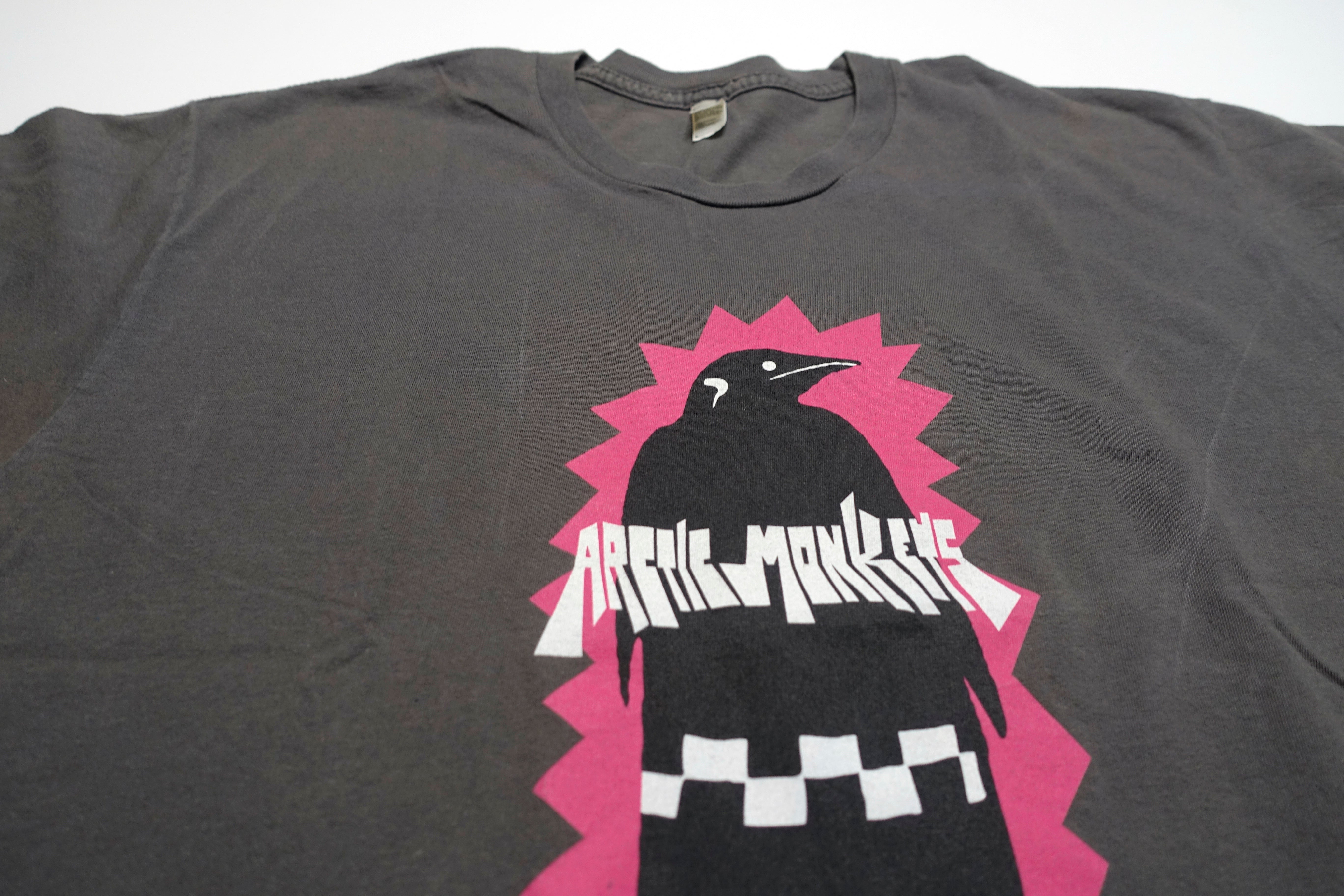 Arctic Monkeys - Penguin / Favourite Worst Nightmare 2007 Tour Shirt Size Large