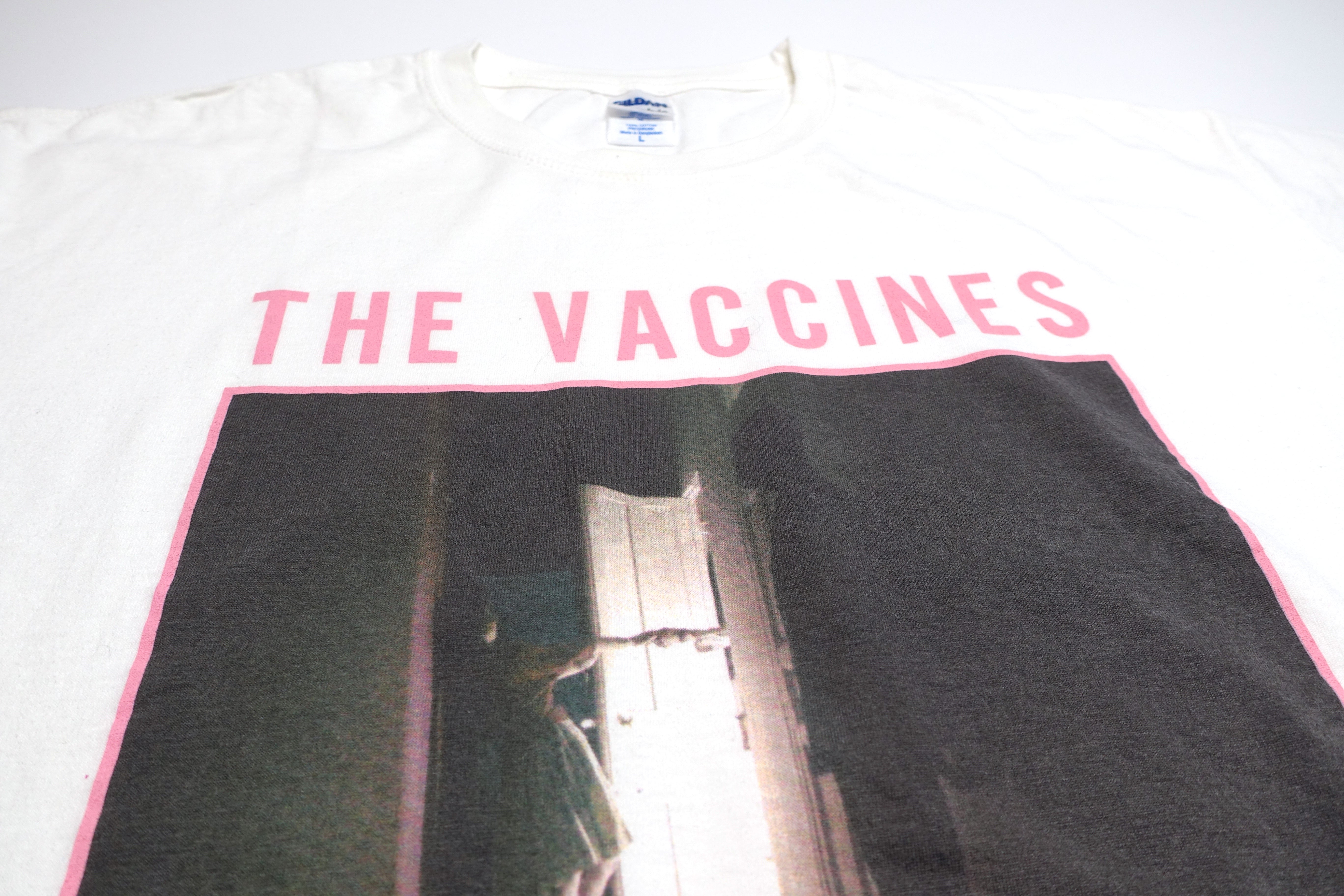 Vaccines - All In White 2011 Tour Shirt Size Large