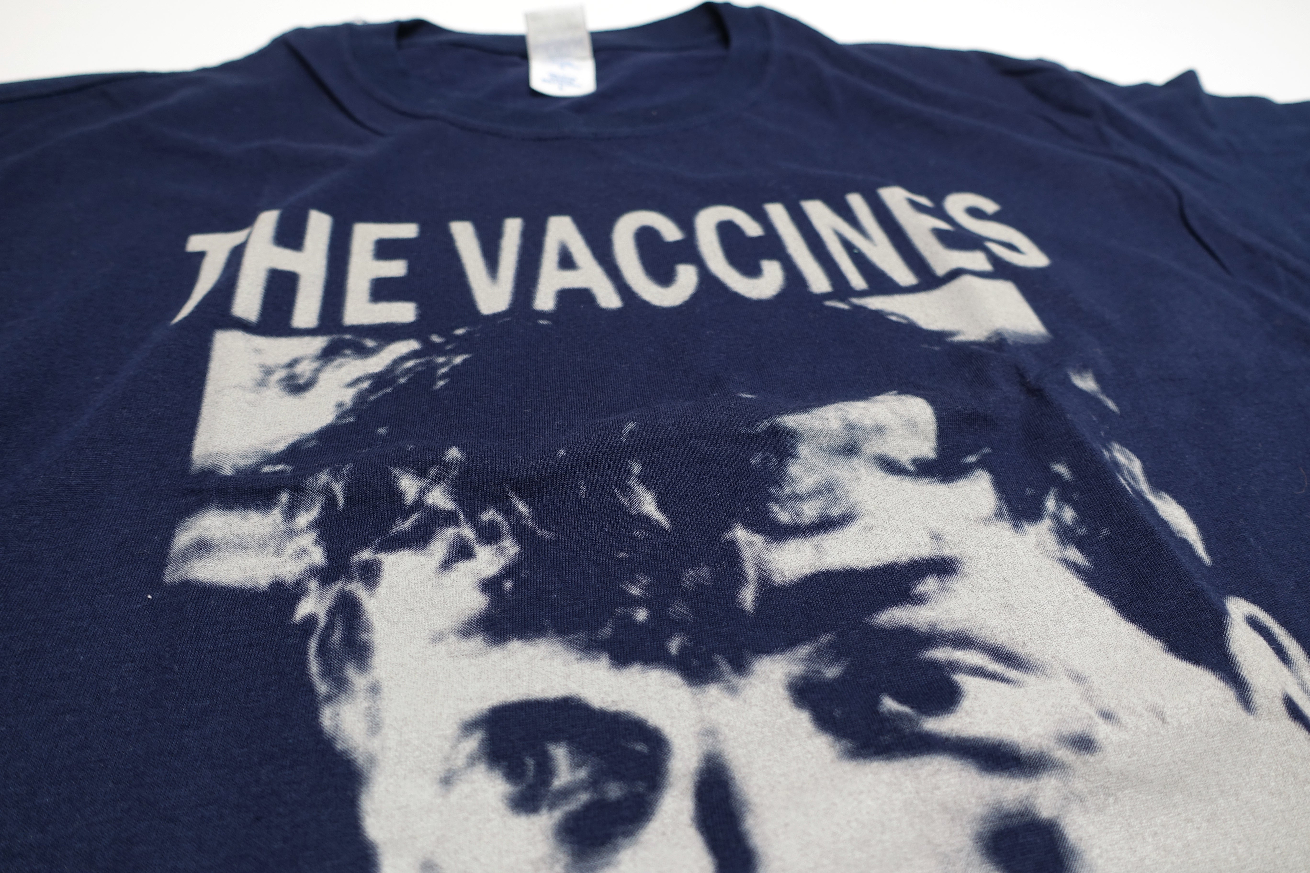 Vaccines - Two Mars Debaser 2012 Tour Shirt Size Large