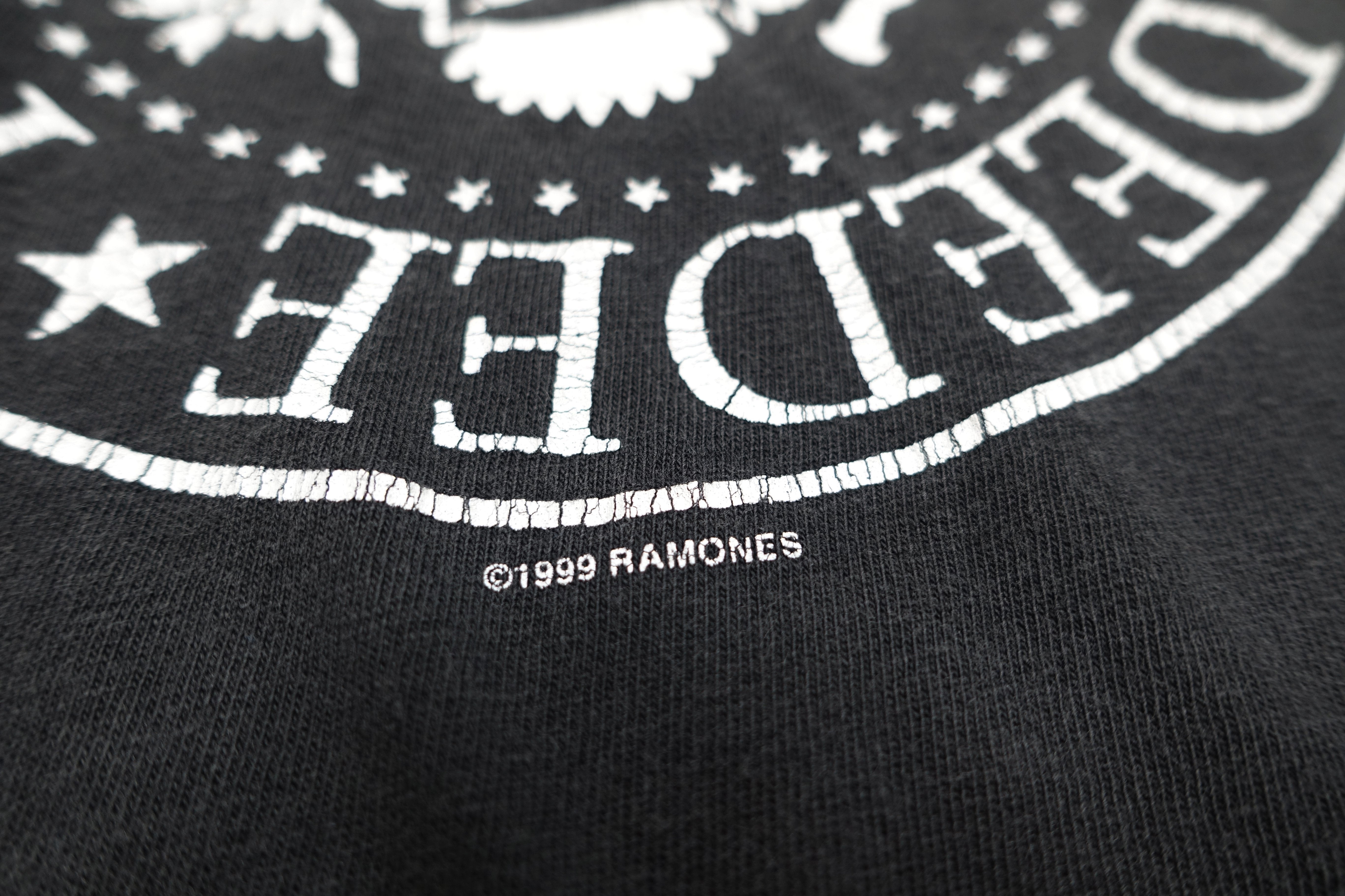 Ramones - Presidential Seal 90's Shirt Size XL