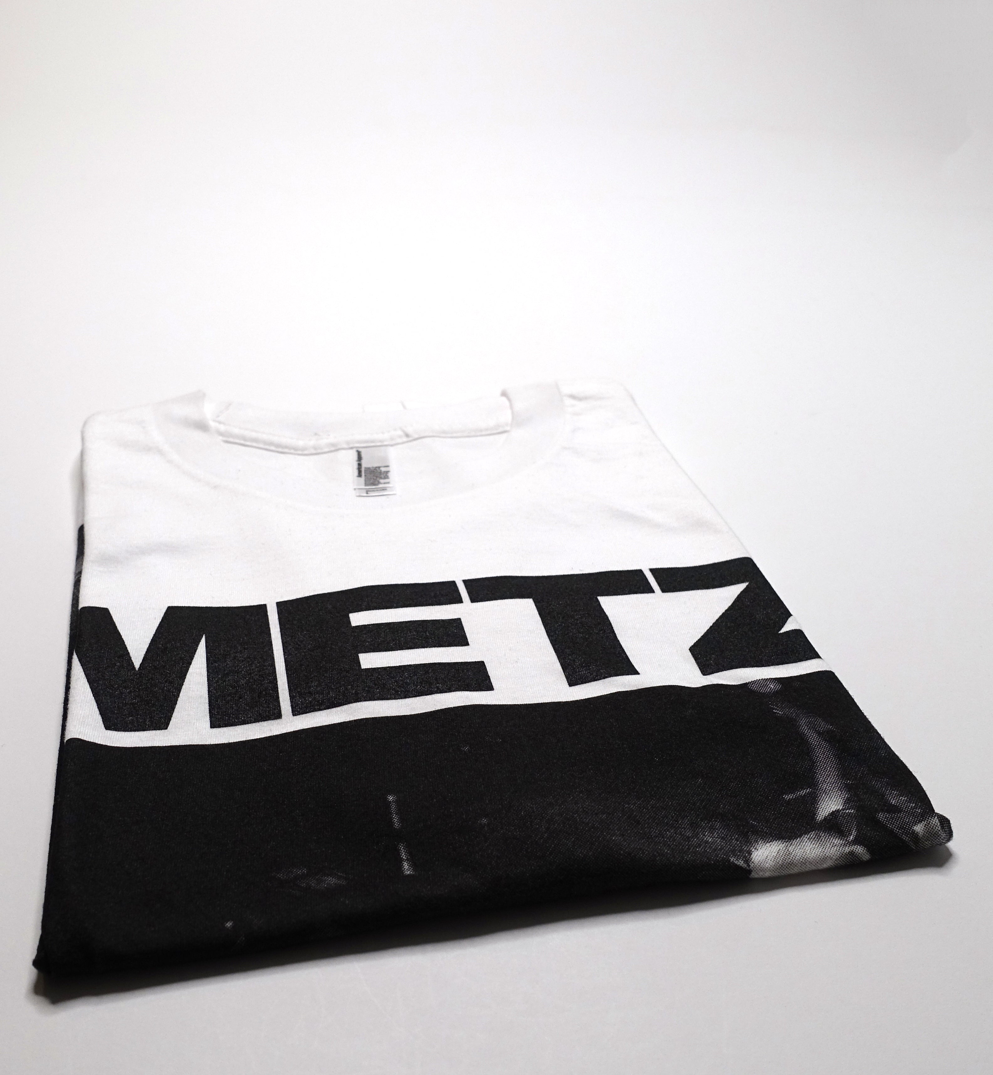 METZ - Metz II Live 2015 Tour Shirt Size Large