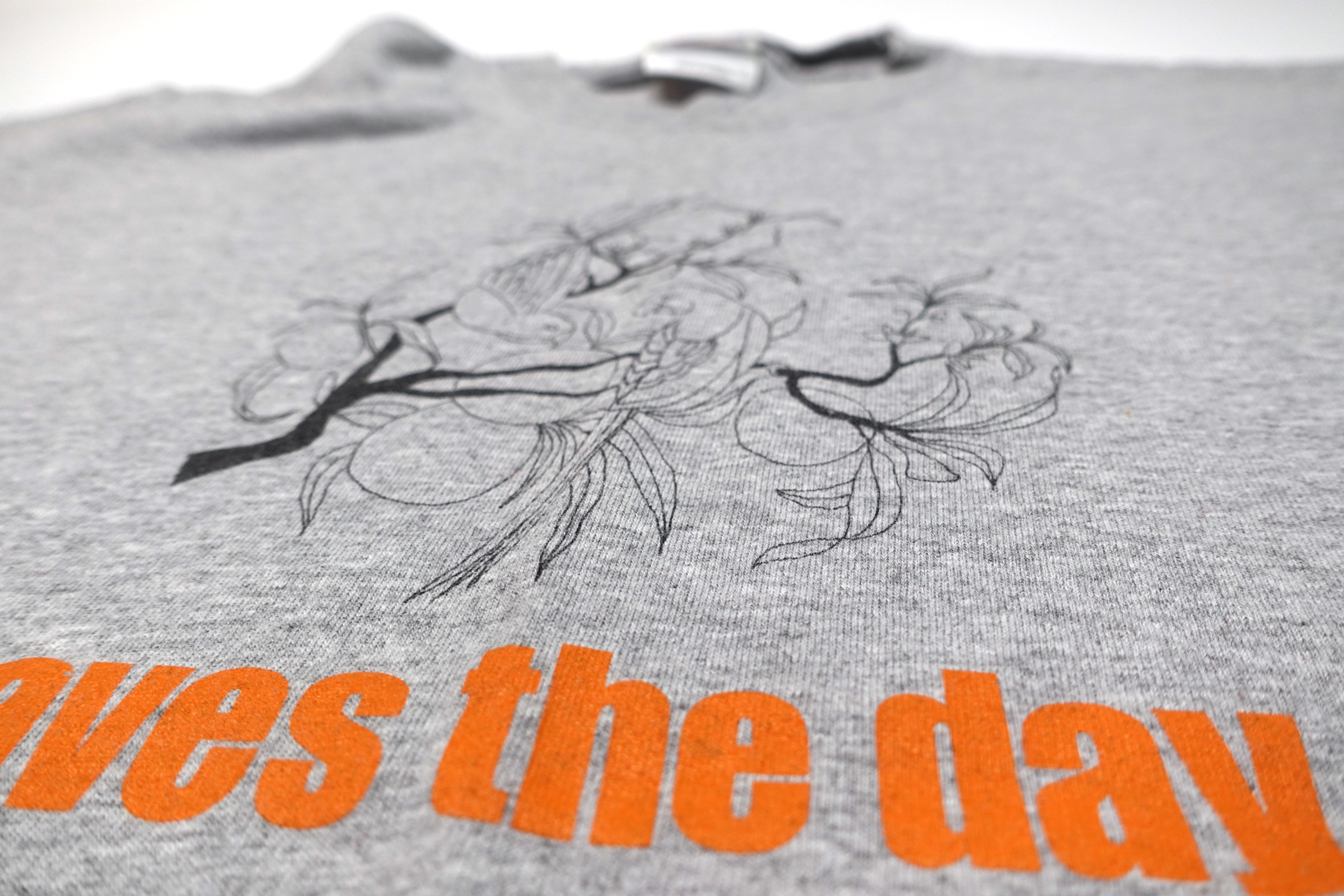 Saves The Day - Parrot Drawing Early 00's Tour Shirt Size Medium