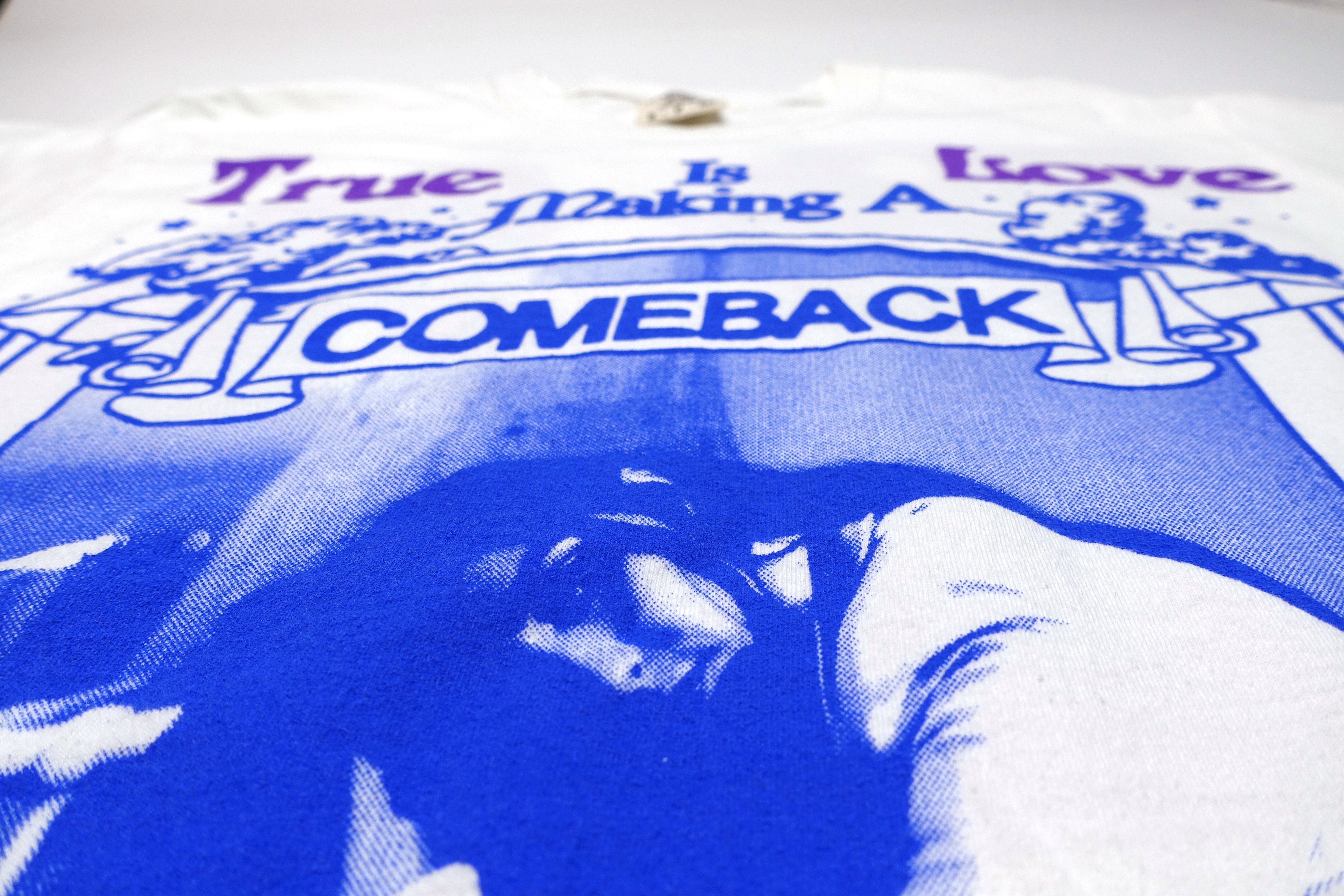 Weyes Blood – Titanic Rising 2019 Online Ceramics Tour Shirt Size Small