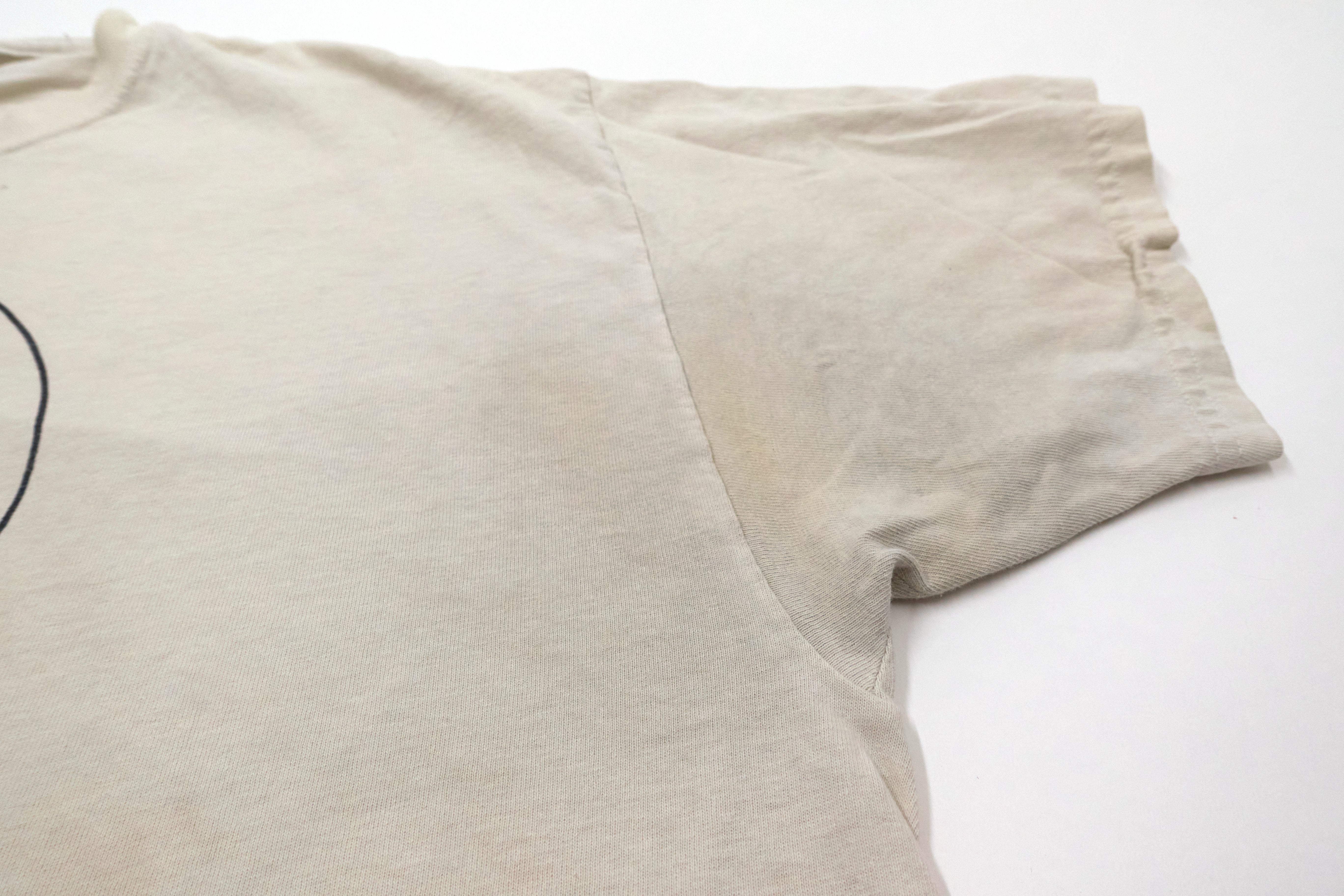 Betty ‎Blowtorch – Skull and Revolvers Crossbones Tour Shirt Size XL