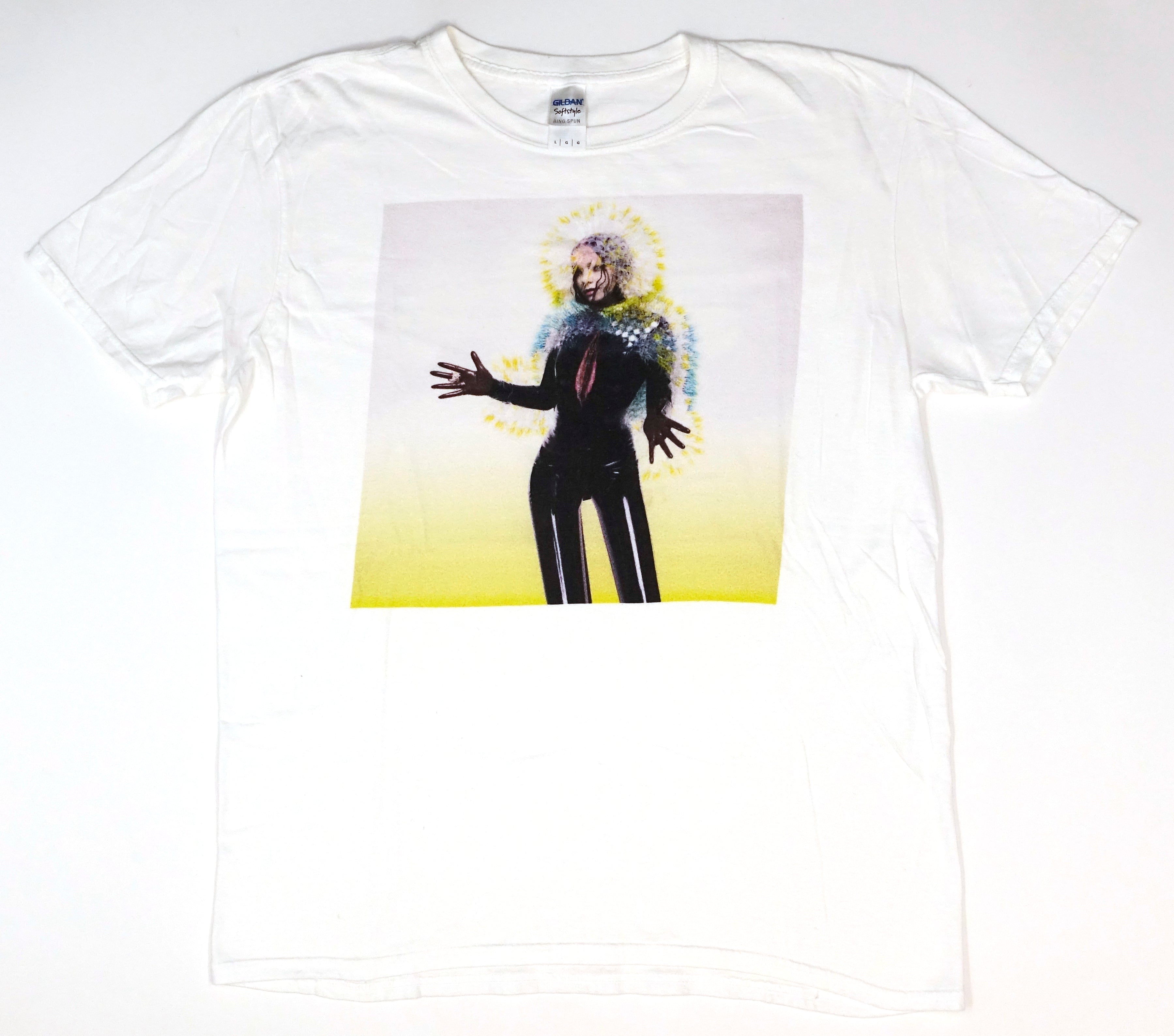 Björk - Vulnicura Cover 2015 Tour Shirt Size Large