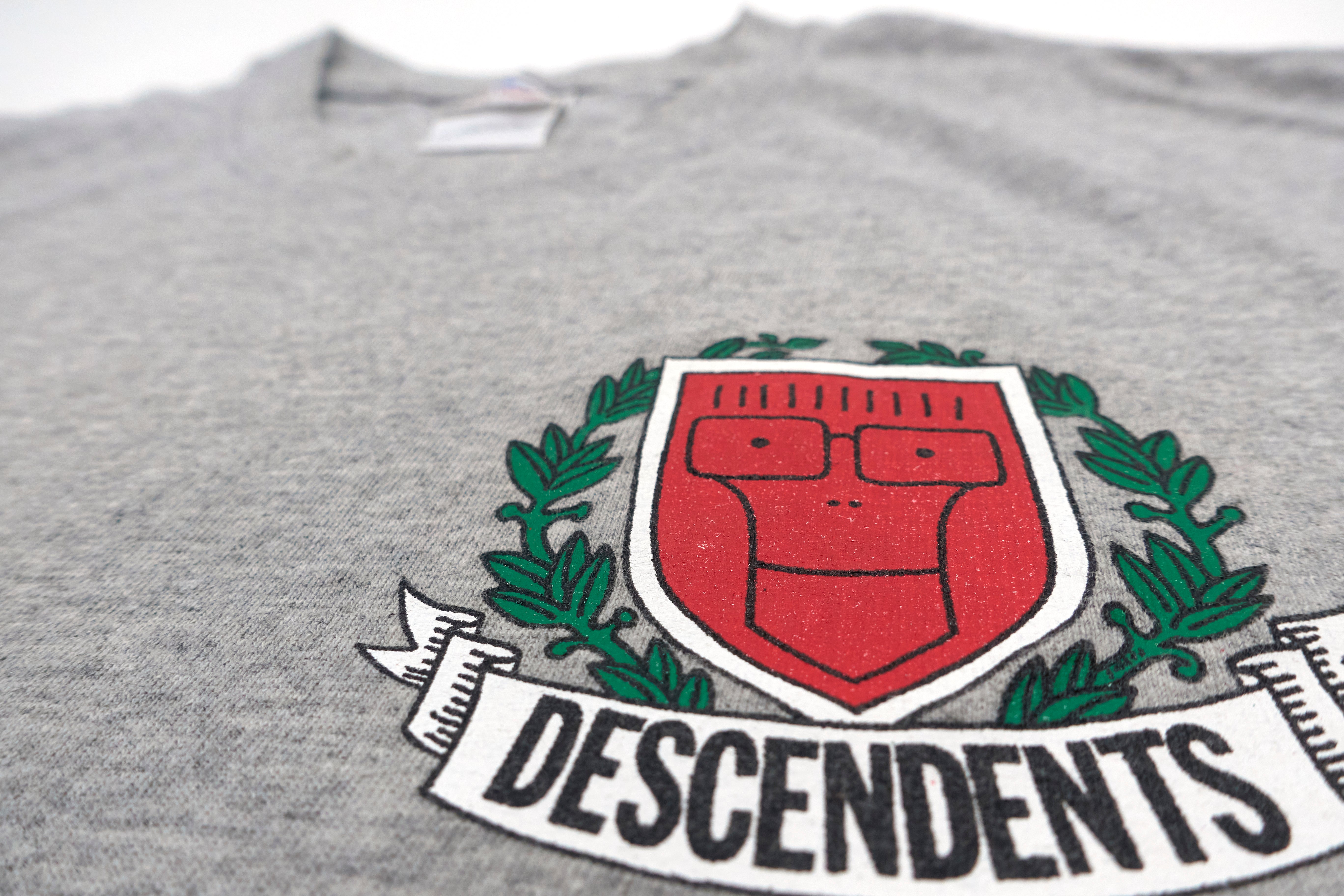 Descendents - Stadium Omnes Quia Varsity Crest Tour Shirt Size Small