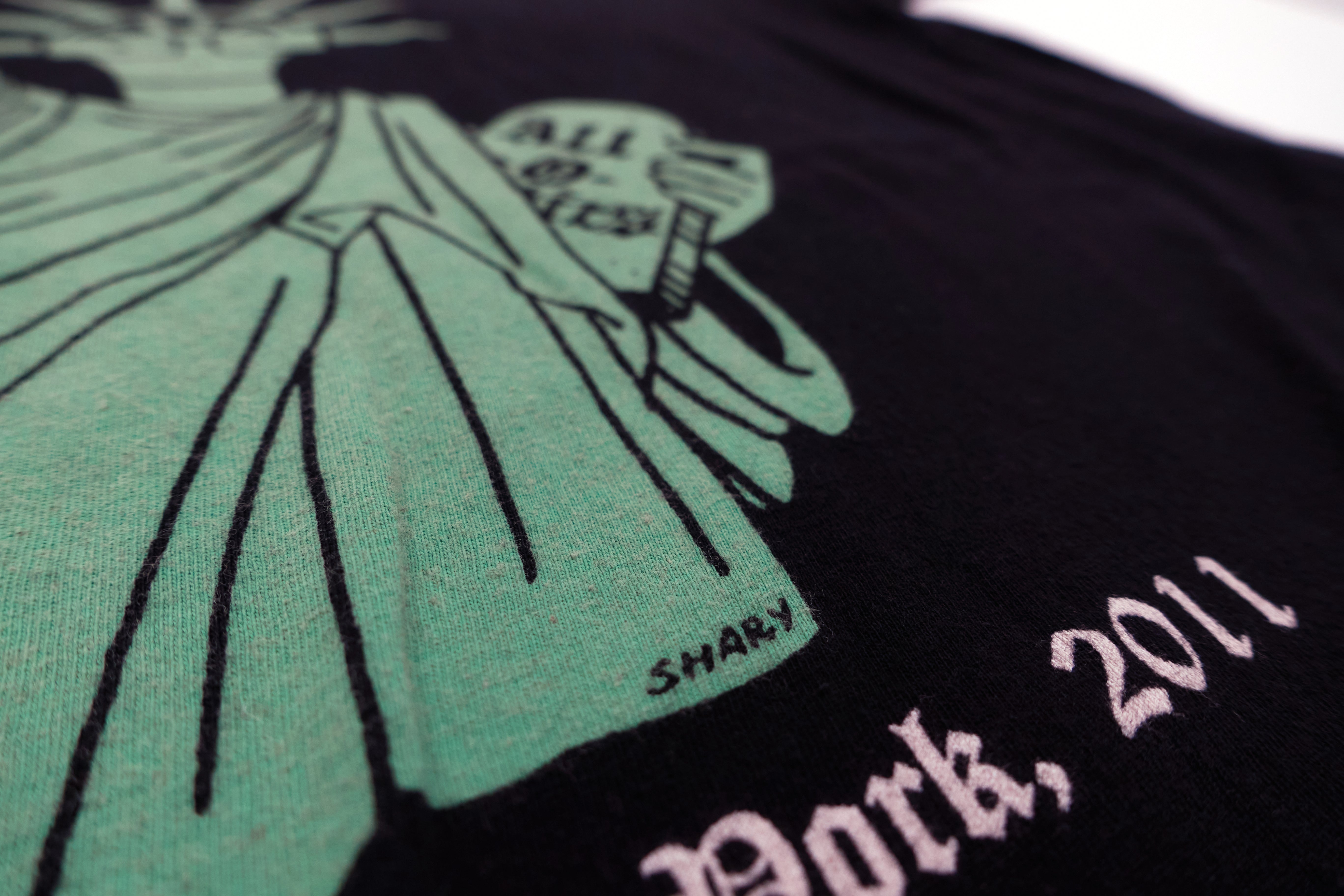 Descendents - Statue Of Liberty New York, NY 2011 Tour Shirt Size Medium