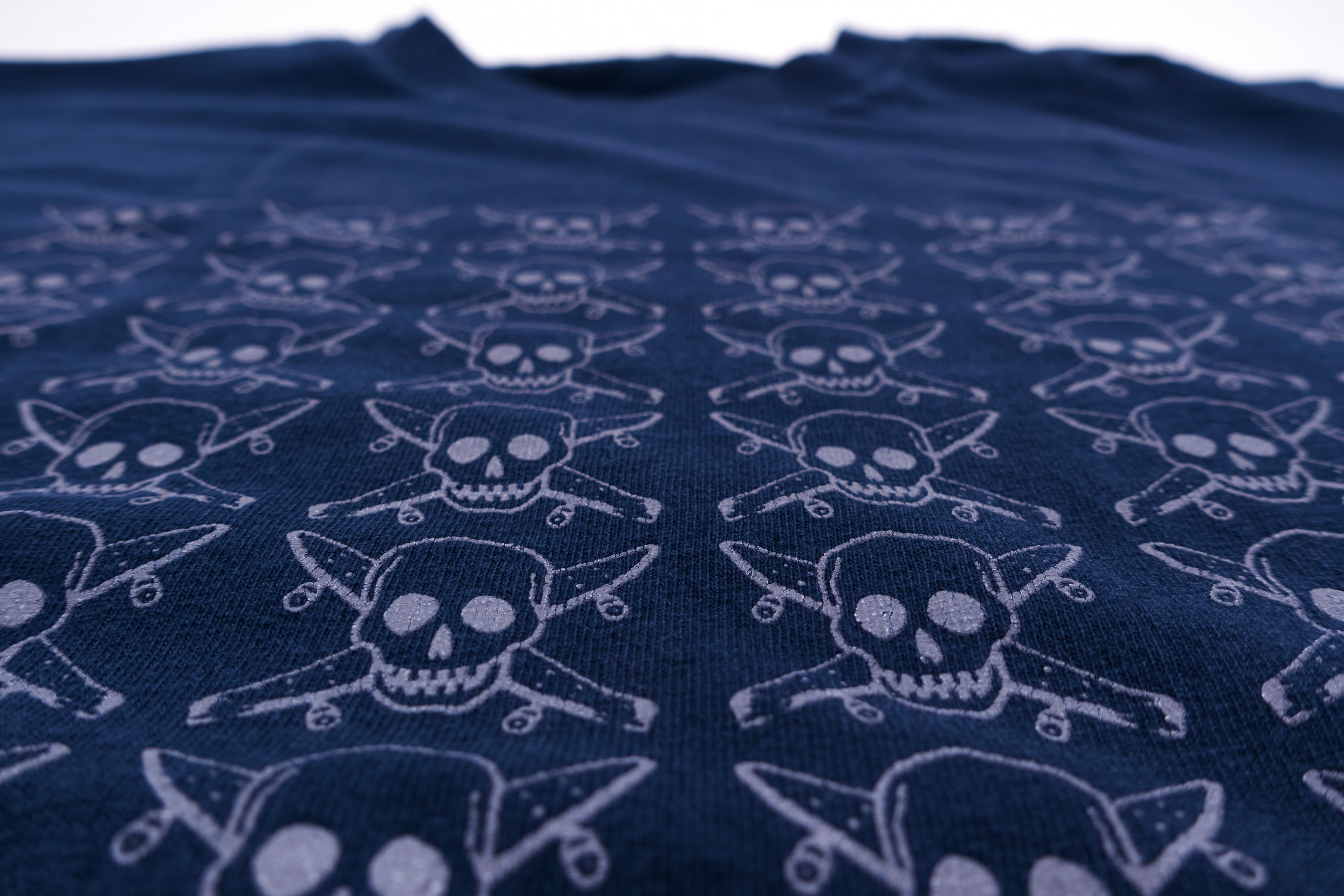 Four Star - 4Star Repeating Skull Logo Logo 00's Shirt Size Medium