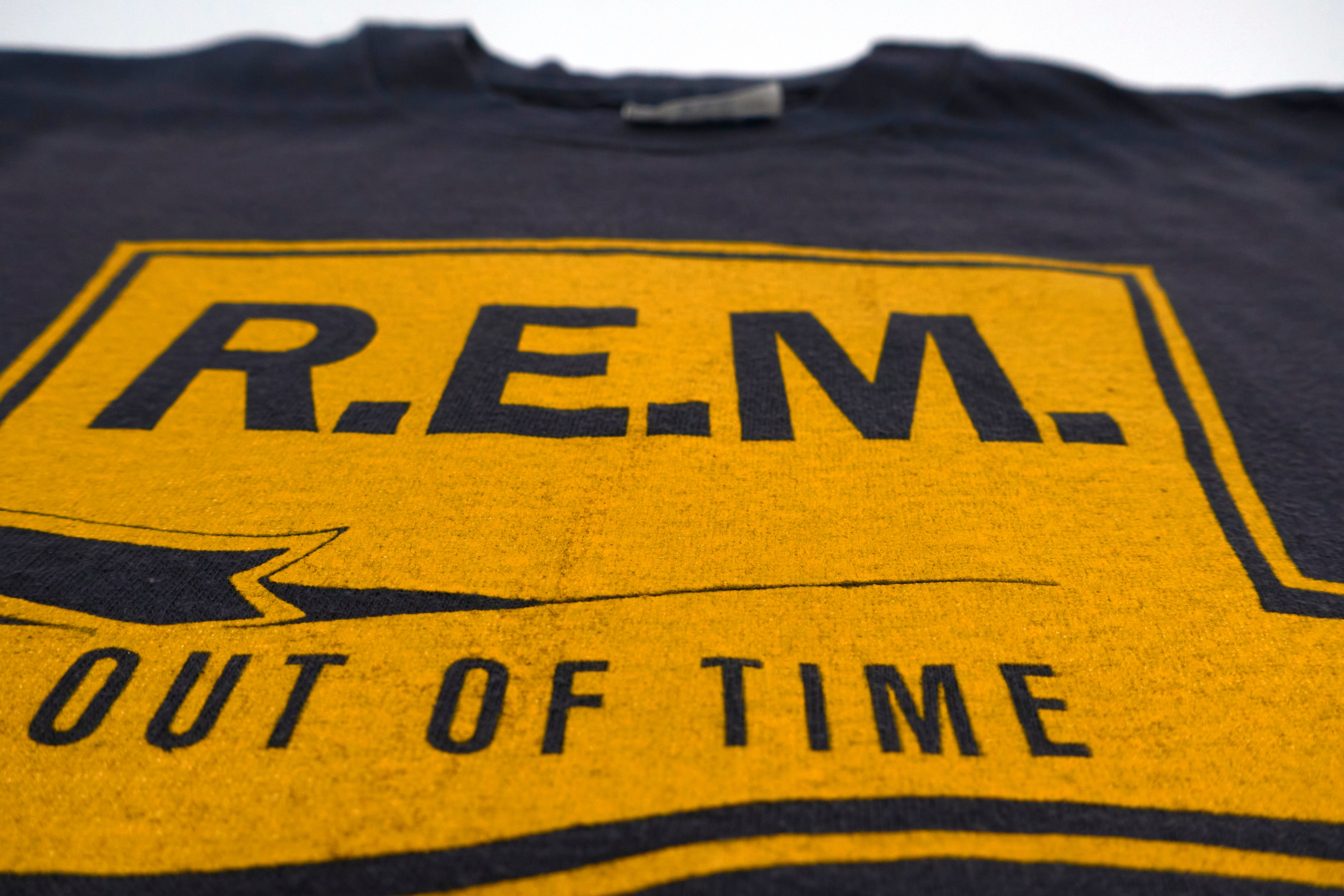 R.E.M. – Out Of Time 1991 Reverse Logo Tour Shirt Size Medium