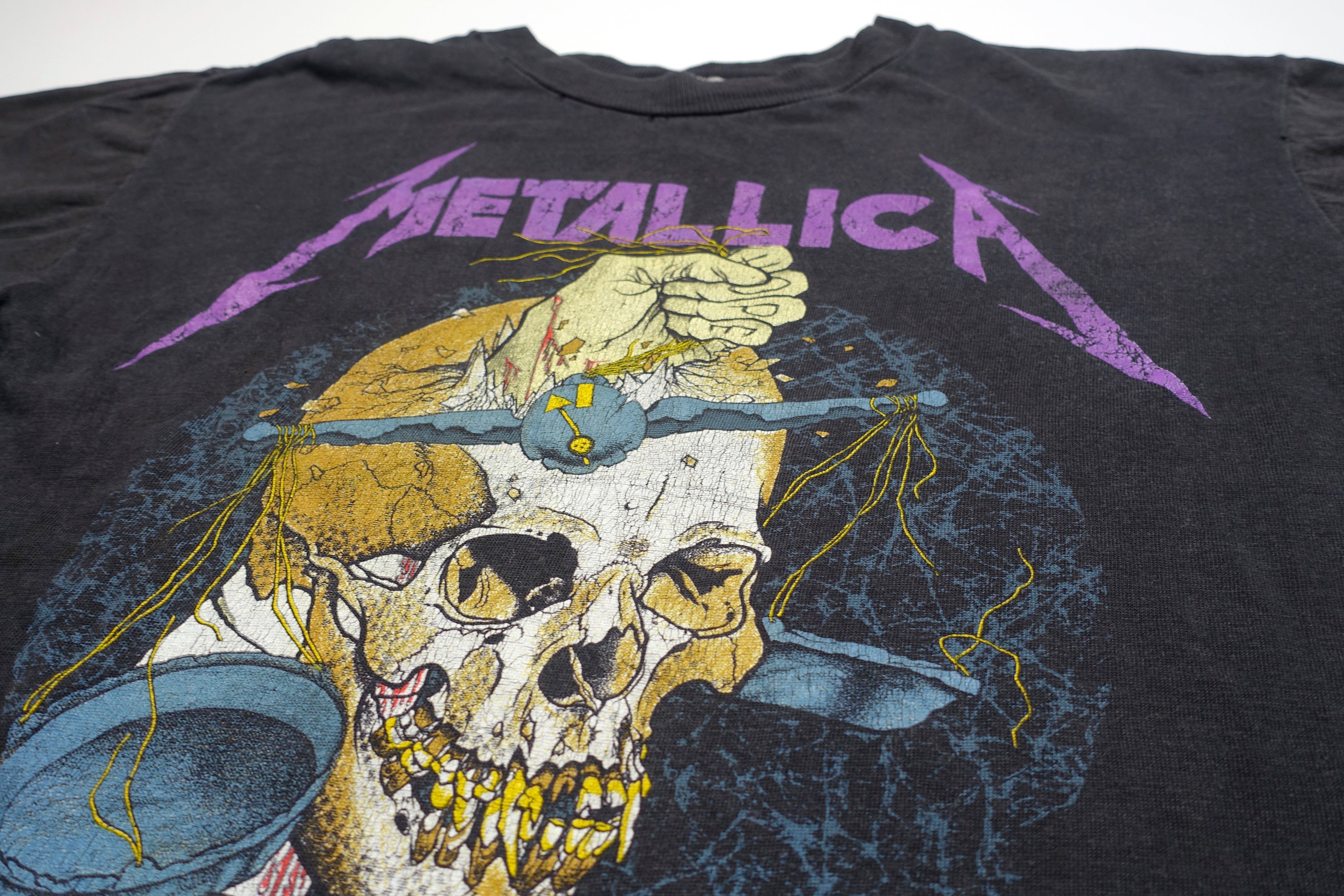 Metallica - Damaged Justice 1988 Summer Tour Shirt Size Large