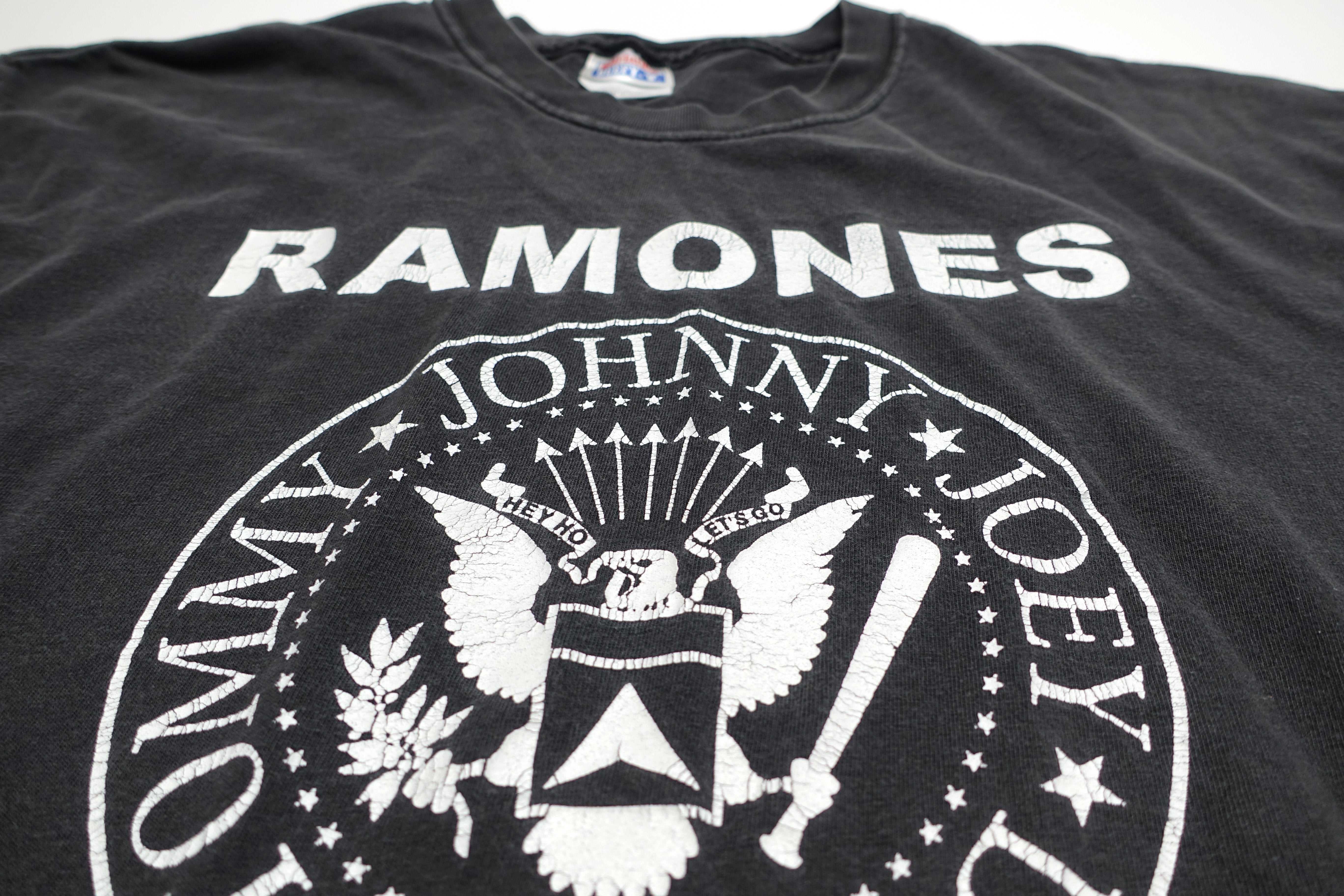 the Ramones - Presidential Seal 90's Shirt Size XL