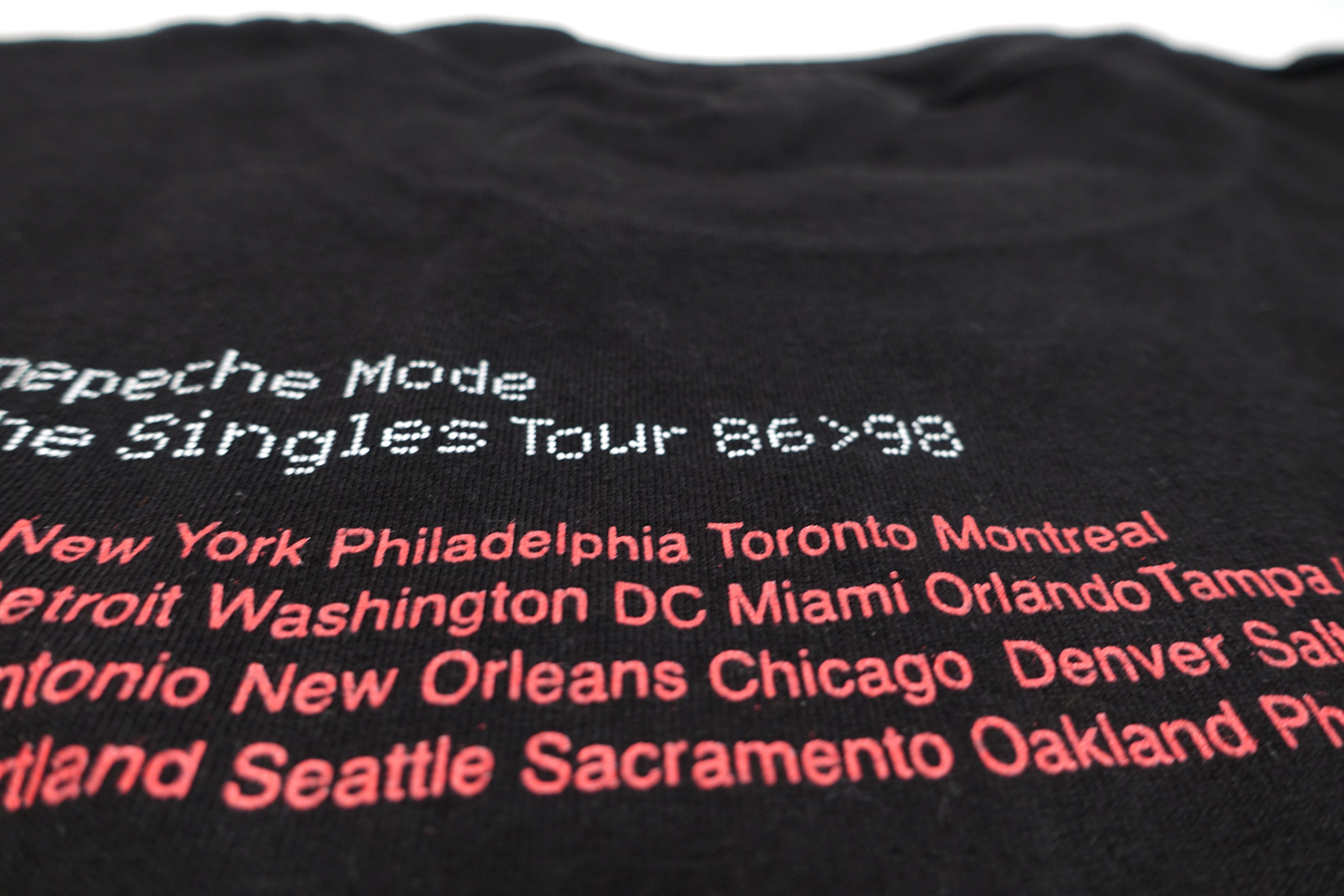 Depeche Mode – The Singles 86>98 Tour Shirt Size Large
