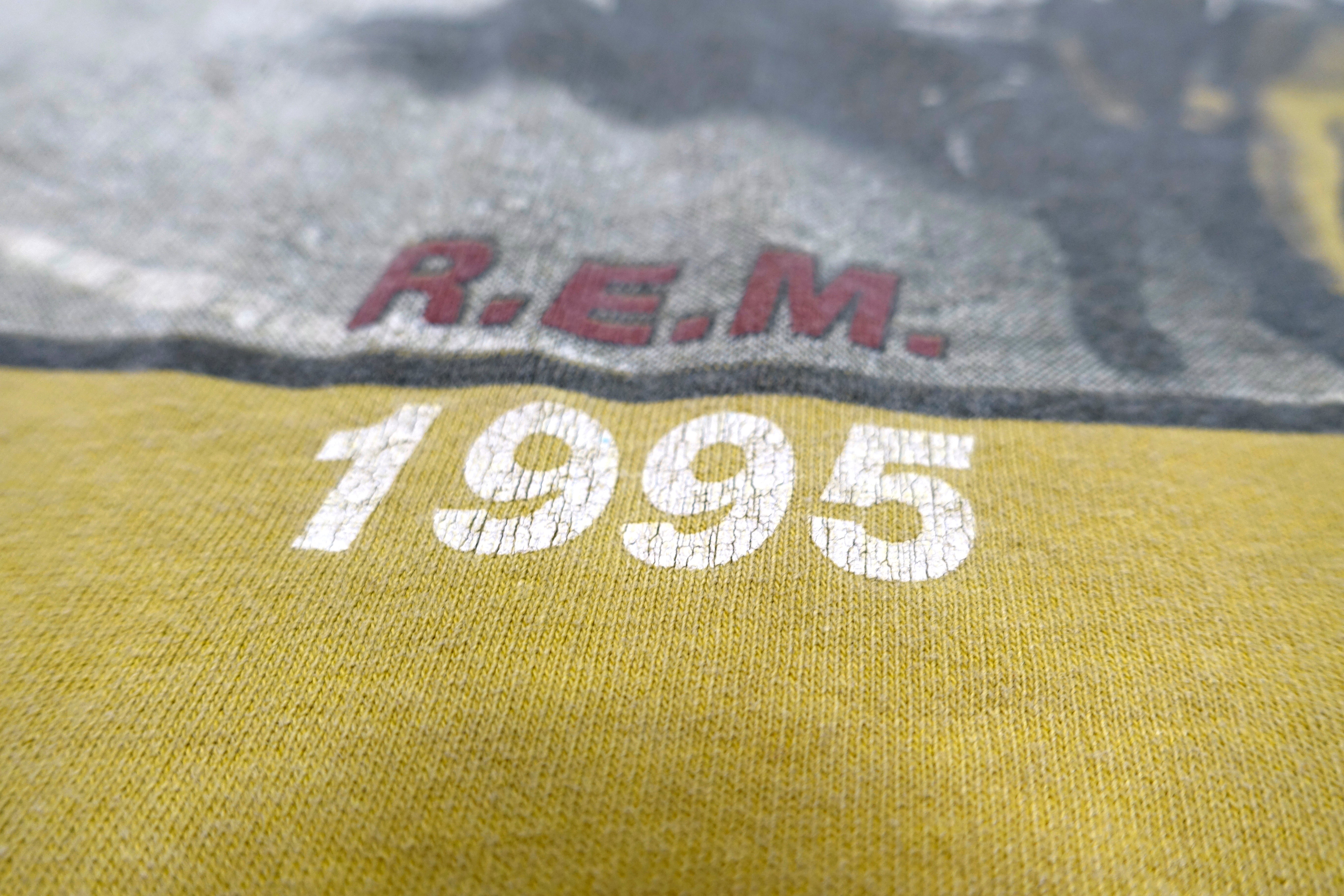 R.E.M. – Stipe Monster / Stock Car 1995 World Tour Shirt Size XL